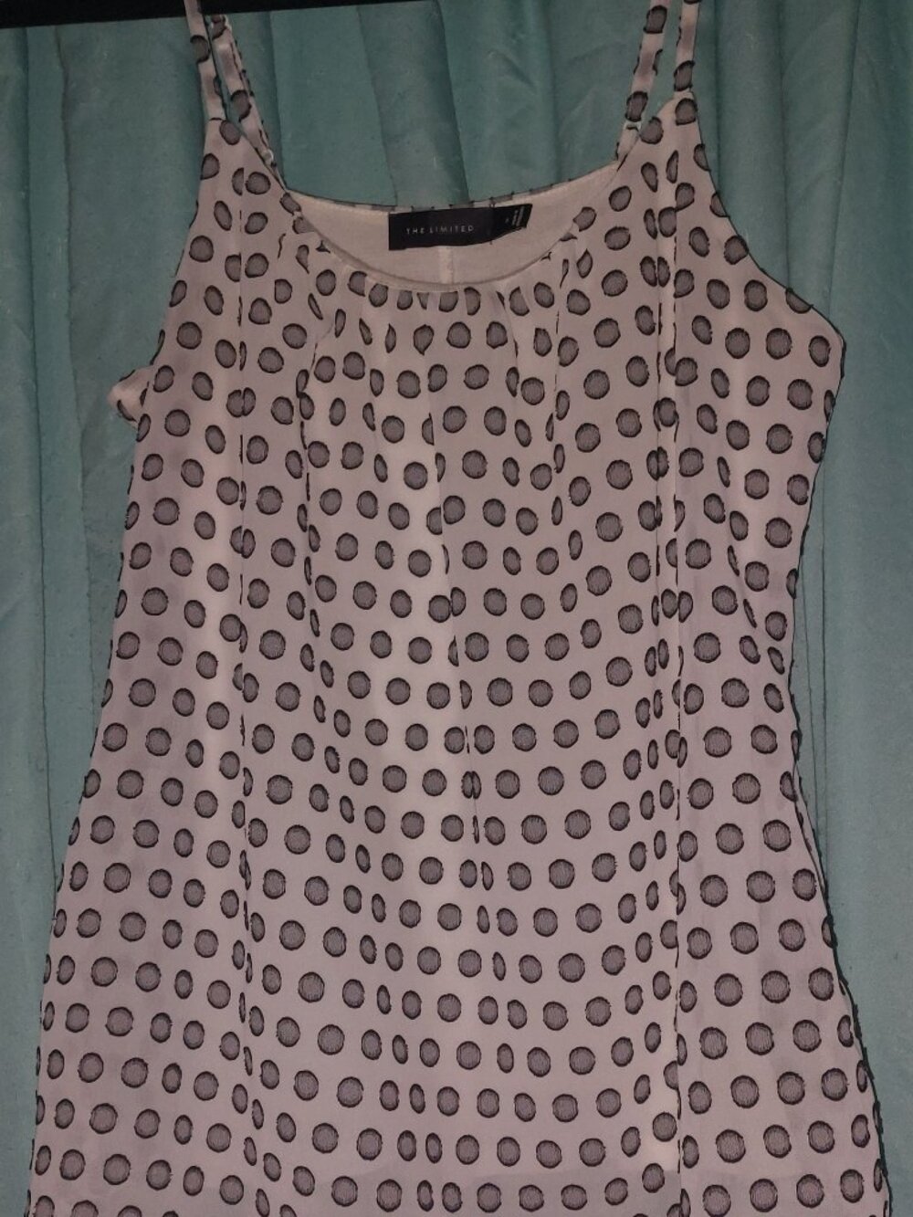 The Limited Sleeveless Blouse with Polka-Pot Pattern Small